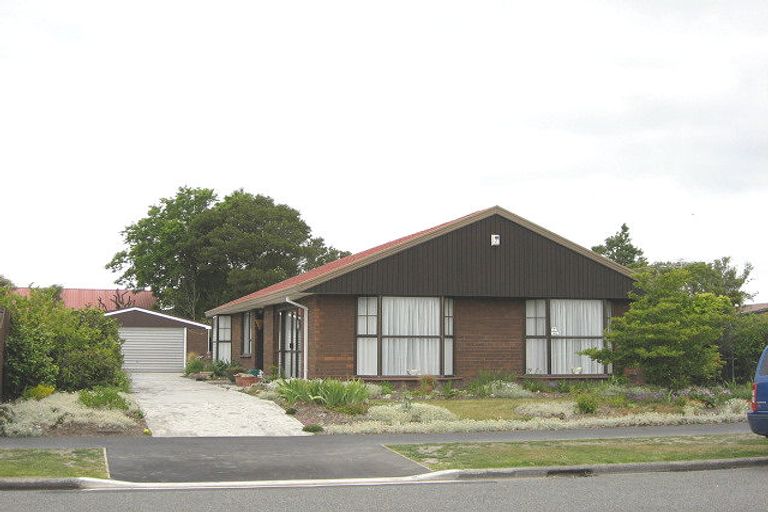 Photo of property in 234 Queenspark Drive, Parklands, Christchurch, 8083