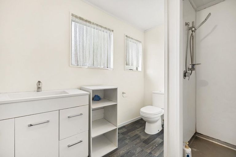 Photo of property in 14 Styca Place, Sunnyvale, Auckland, 0612