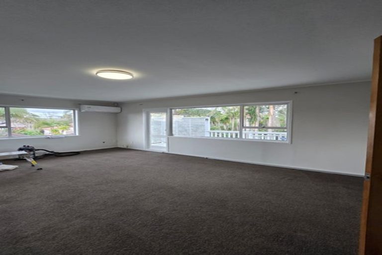 Photo of property in 18 Long Street, Torbay, Auckland, 0630