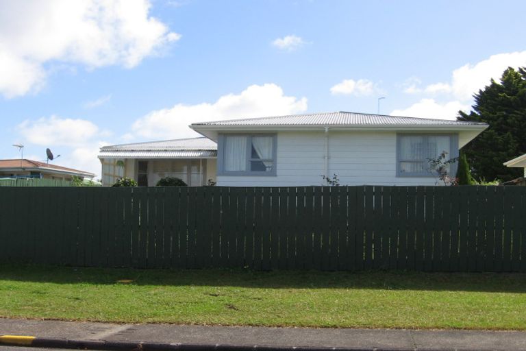 Photo of property in 26 Riverpark Crescent, Henderson, Auckland, 0610