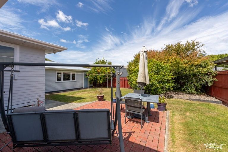 Photo of property in 33 Garden Road, Avalon, Lower Hutt, 5011
