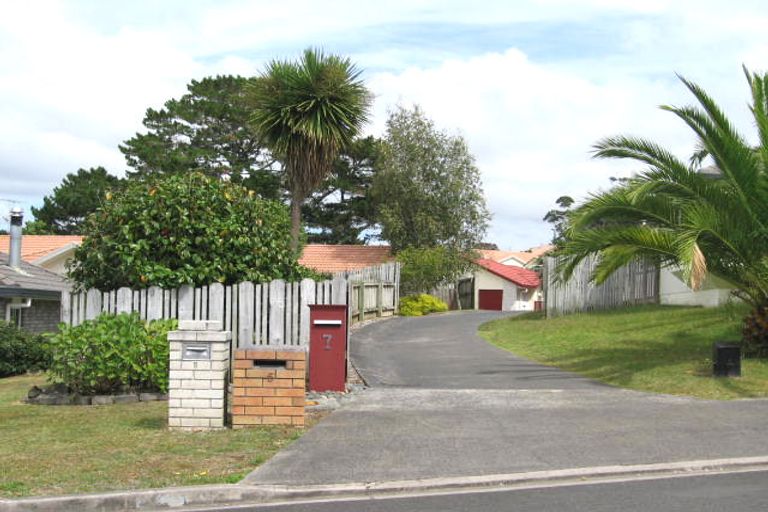 Photo of property in 9 Owl Court, Unsworth Heights, Auckland, 0632