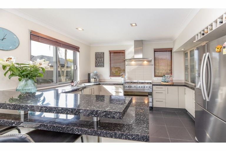 Photo of property in 20 Evergreen Place, Parklands, Christchurch, 8083