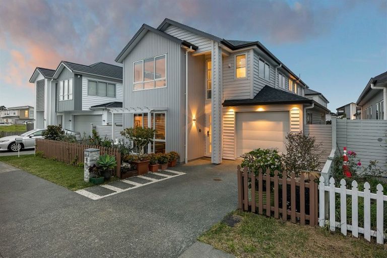 Photo of property in 8 Camp X Place, Whenuapai, Auckland, 0618