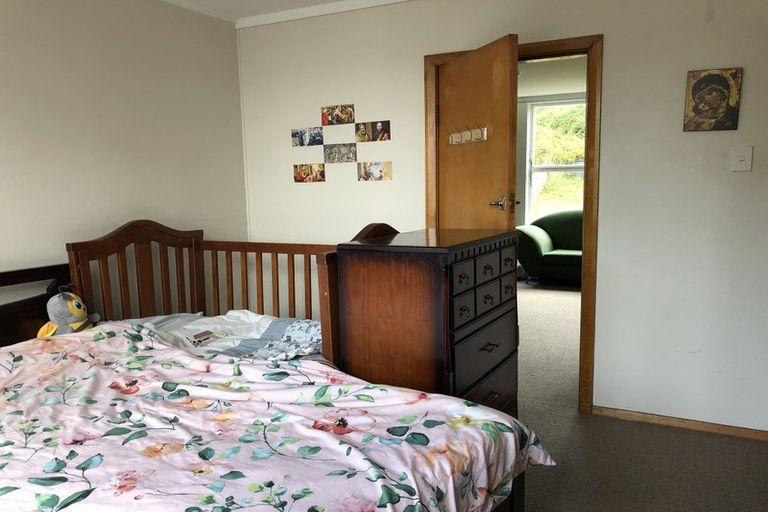 Photo of property in 12-14a Worcester Place, Cannons Creek, Porirua, 5024