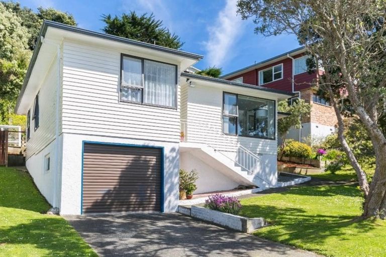 Photo of property in 12 Breton Grove, Kingston, Wellington, 6021