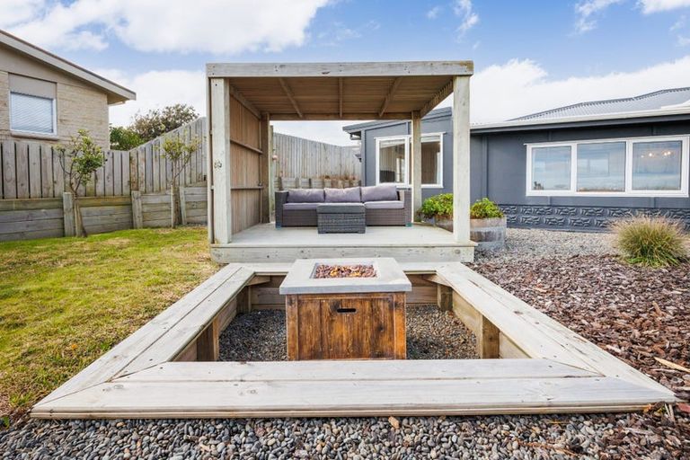 Photo of property in 3 Kent Avenue, Waitarere Beach, Levin, 5510