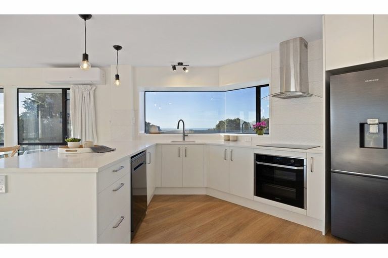 Photo of property in 72 Cannon Hill Crescent, Mount Pleasant, Christchurch, 8081