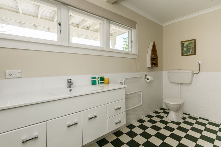 Photo of property in 5 Fitzroy Road, Bluff Hill, Napier, 4110