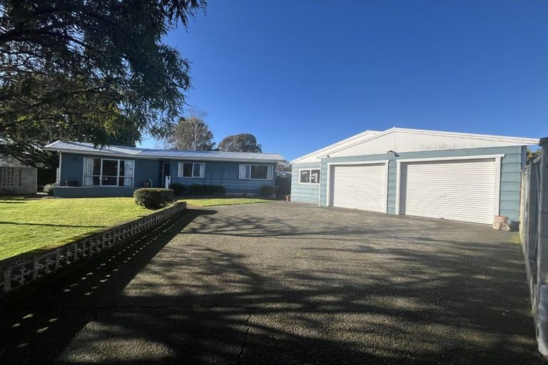 Photo of property in 25 Kaweka Place, Havelock North, 4130