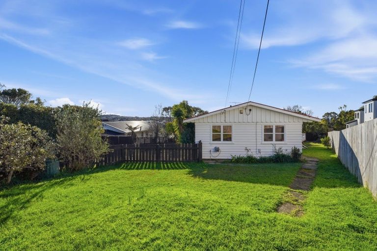 Photo of property in 1/4 Firth Road, Torbay, Auckland, 0630