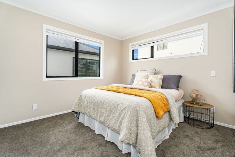 Photo of property in 5 Koreke Close, Kenepuru, Porirua, 5022