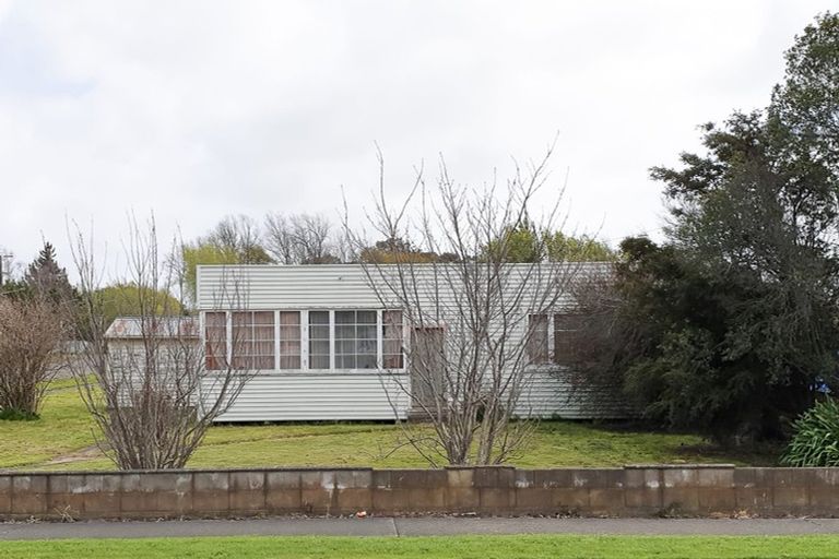 Photo of property in 72 Alexandra Street, Marton, 4710