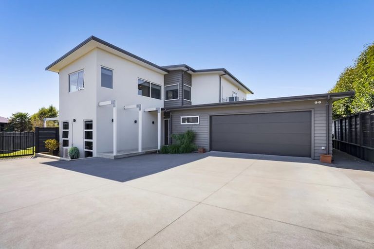 Photo of property in 5d Vardon Way, Waiwhakaiho, New Plymouth, 4312