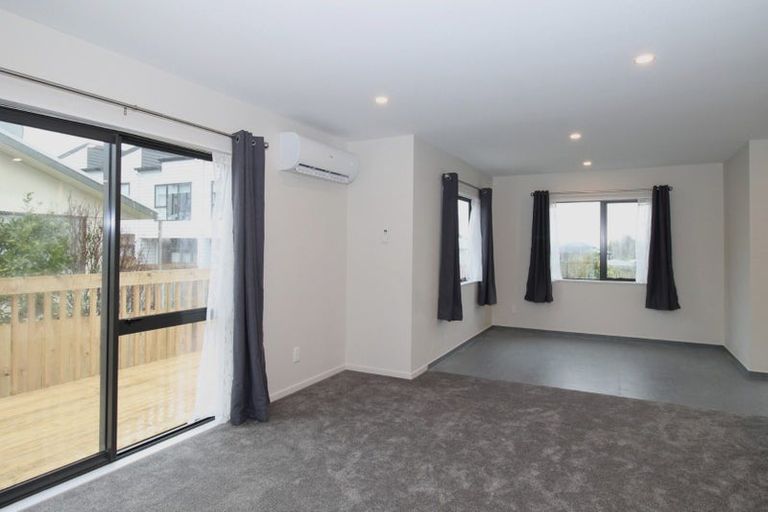Photo of property in 4 Fruitvale Road, New Lynn, Auckland, 0600