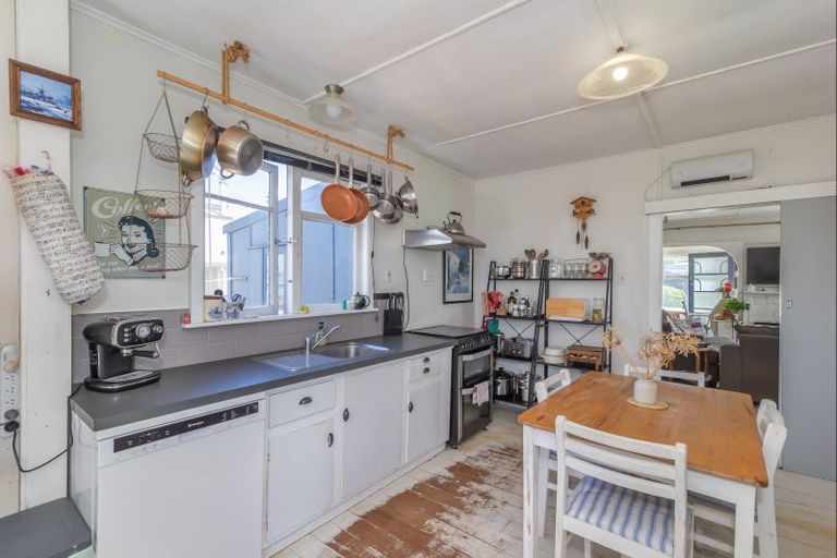 Photo of property in 15 Hunia Terrace, Himatangi Beach, Foxton, 4891