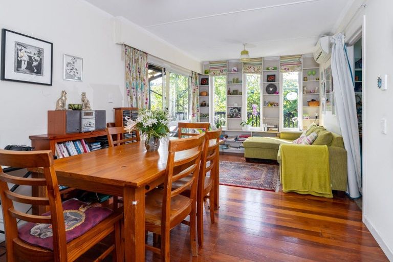 Photo of property in 24 Cross Street, Raglan, 3225