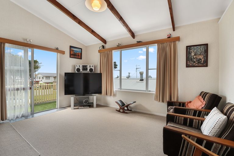 Photo of property in 27 Ocean View Road, Waihi Beach, 3611