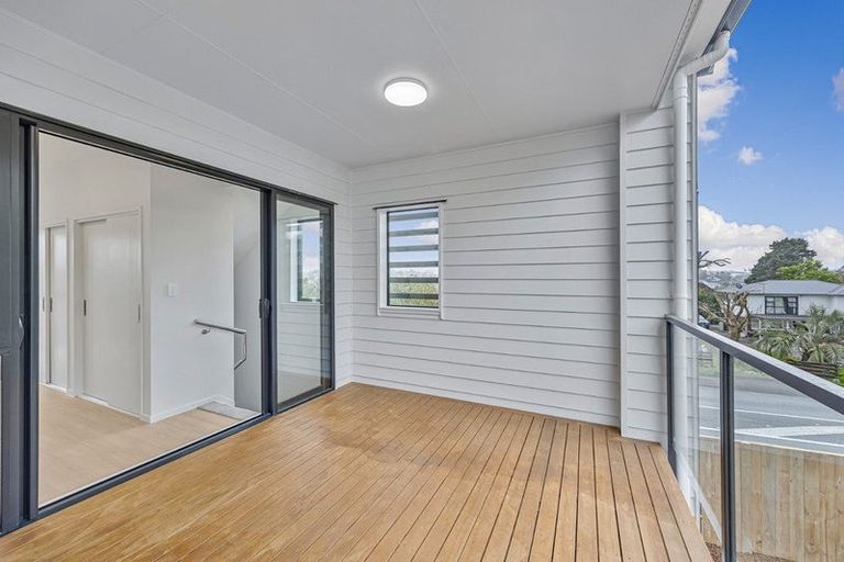 Photo of property in 4/163 Edmonton Road, Te Atatu South, Auckland, 0610