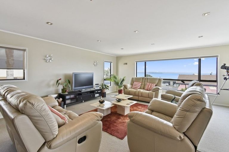 Photo of property in 6a Torkar Road, Clarks Beach, 2122