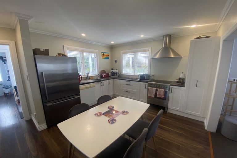 Photo of property in 2/40 Killarney Avenue, Torbay, Auckland, 0630