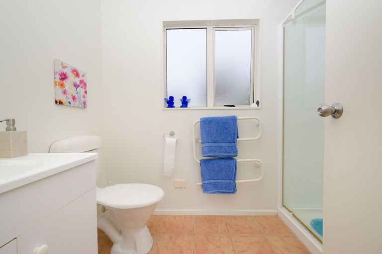 Photo of property in 16 Carillon Place, Massey, Auckland, 0614