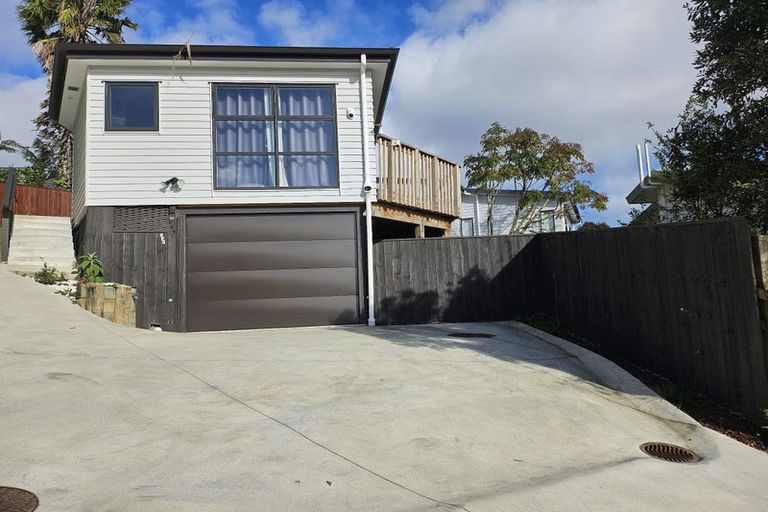 Photo of property in 36 Barbados Drive, Unsworth Heights, Auckland, 0632