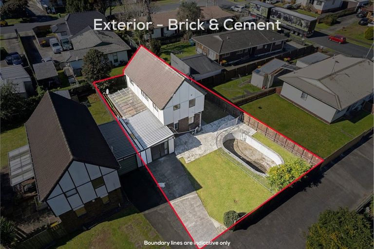 Photo of property in 1/13 Challen Close, Conifer Grove, Takanini, 2112