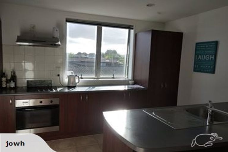 Photo of property in 9/3 Riverside Road, Orewa, 0931