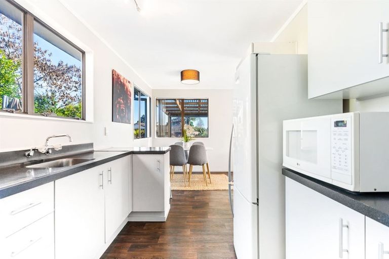 Photo of property in 24 Hassan Drive, Massey, Auckland, 0614