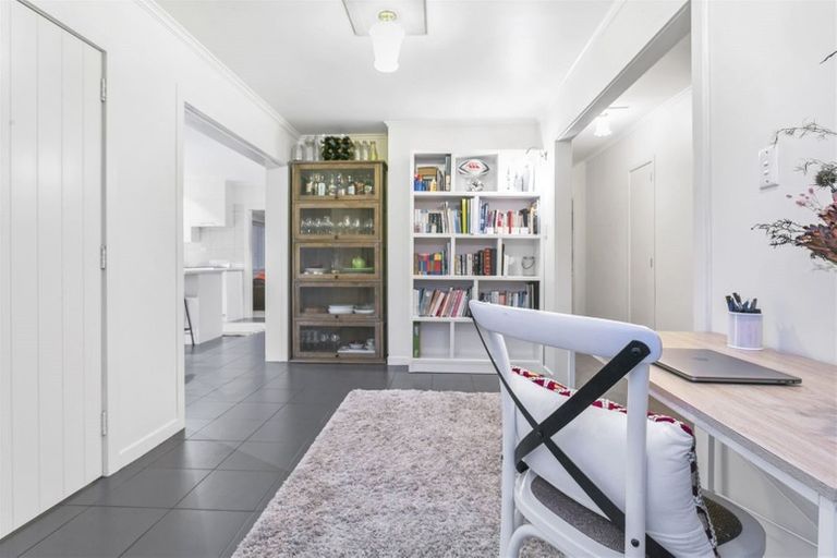 Photo of property in 1/105 Nile Road, Milford, Auckland, 0620