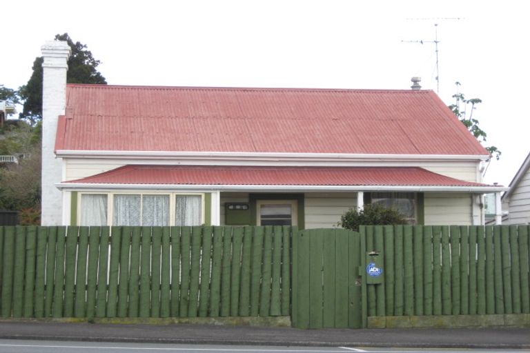 Photo of property in 60 Morley Street, New Plymouth, 4310