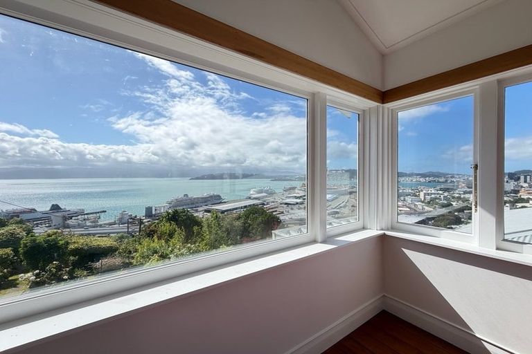 Photo of property in 8 Lower Watt Street, Wadestown, Wellington, 6012