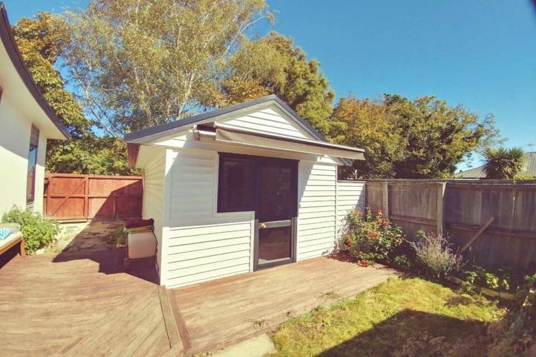 Photo of property in 211 Memorial Avenue, Burnside, Christchurch, 8053