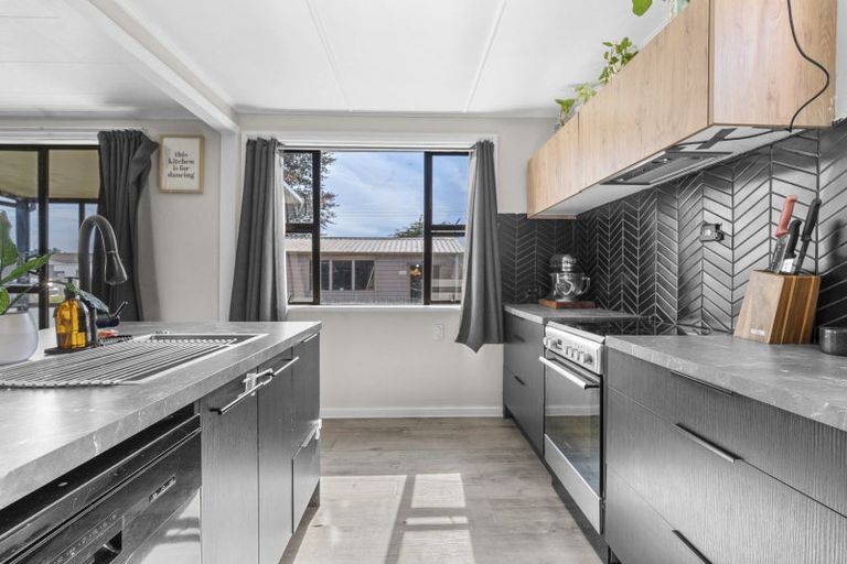 Photo of property in 21 Strange Street, Waitara, 4320