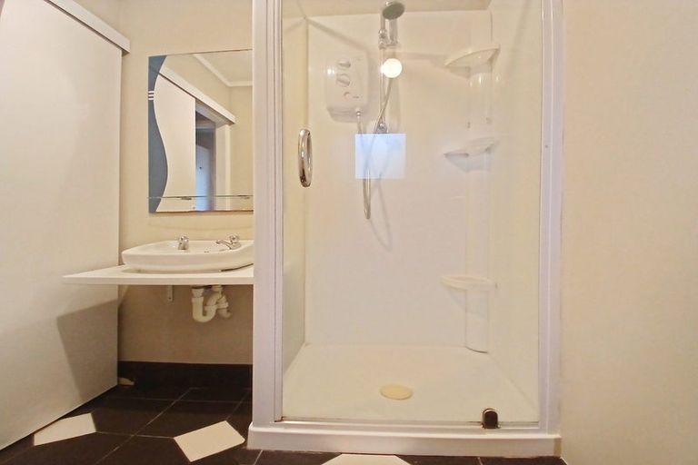 Photo of property in 36 James Evans Drive, Northcote, Auckland, 0627