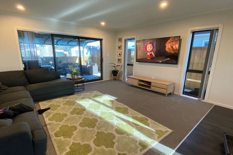 Photo of property in 27 Sapwood Crescent, Takanini, 2110