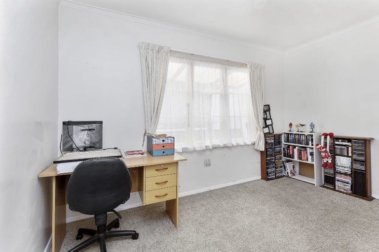 Photo of property in 11 Kopara Grove, Stokes Valley, Lower Hutt, 5019