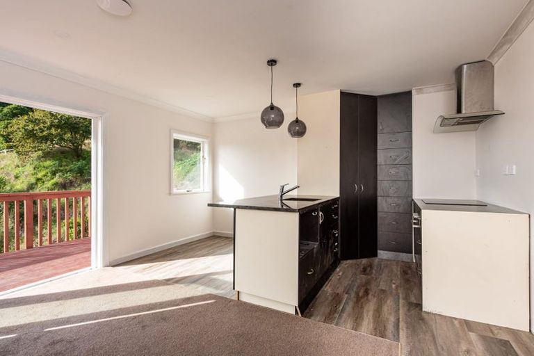 Photo of property in 2 Dunedin Terrace, Melrose, Wellington, 6023