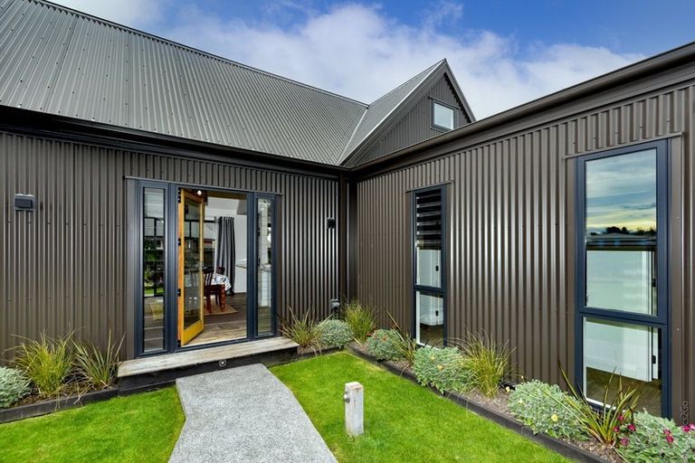 Photo of property in 16 Walter Place, Kirwee, Darfield, 7571