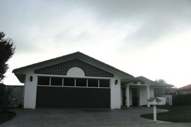 Photo of property in 21 Caroline Crescent, Highbury, Palmerston North, 4412