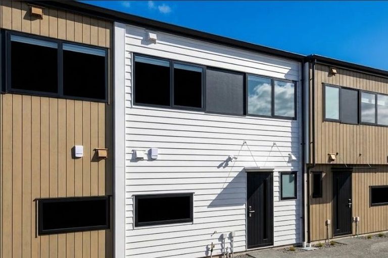 Photo of property in 3/35 Garadice Road, Rothesay Bay, Auckland, 0630