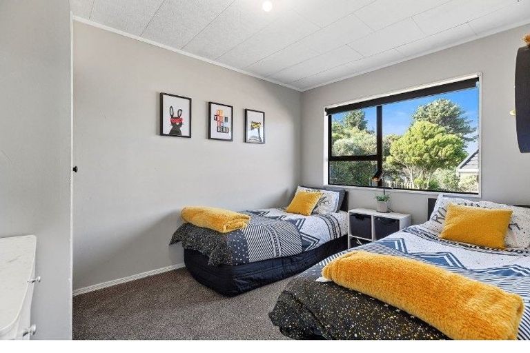 Photo of property in 43 Mercury Way, Whitby, Porirua, 5024