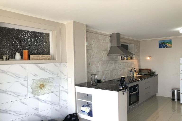 Photo of property in 74 Ridge Road, Howick, Auckland, 2014