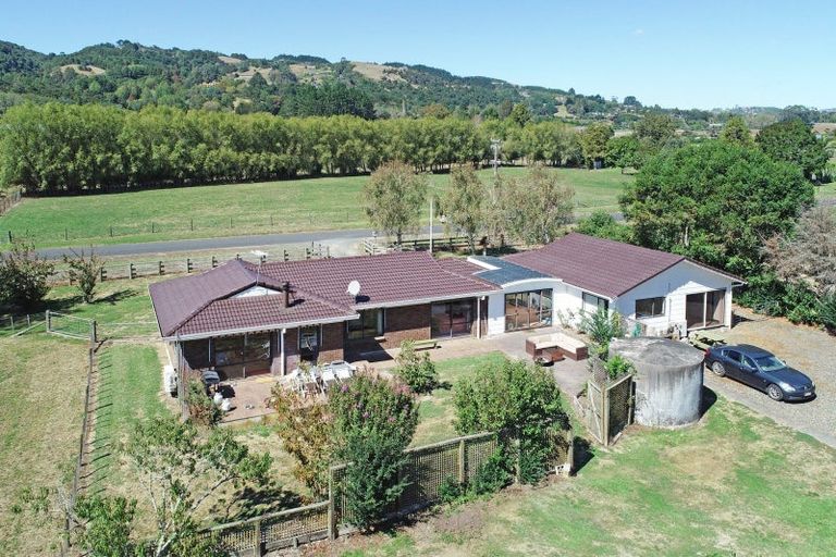 Photo of property in 244 Cossey Road, Drury, 2577