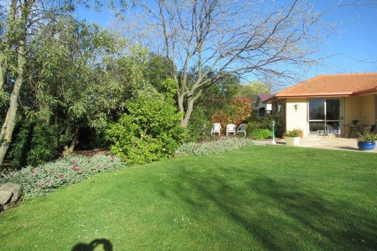 Photo of property in 1 Devonvale Lane, Amberley, 7410