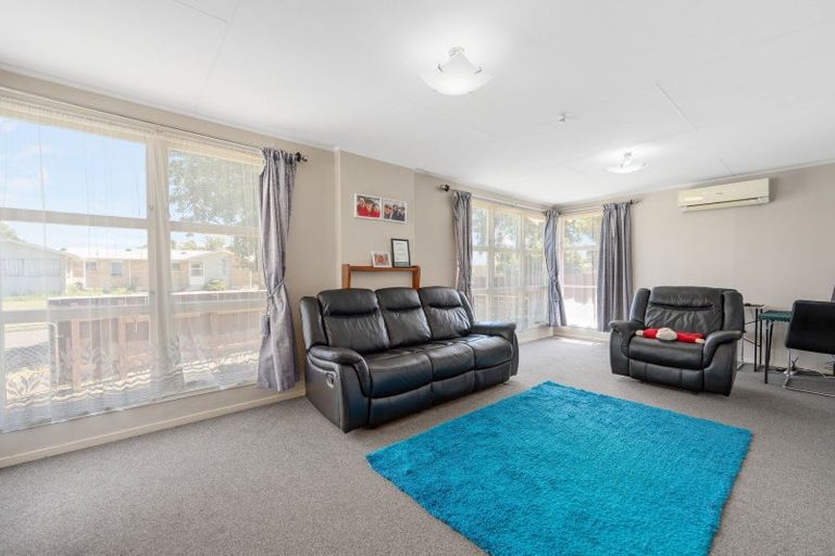Photo of property in 19 Halswell Crescent, Westbrook, Palmerston North, 4412
