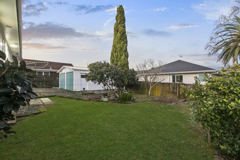 Photo of property in 2c Youngs Road, Papakura, 2110