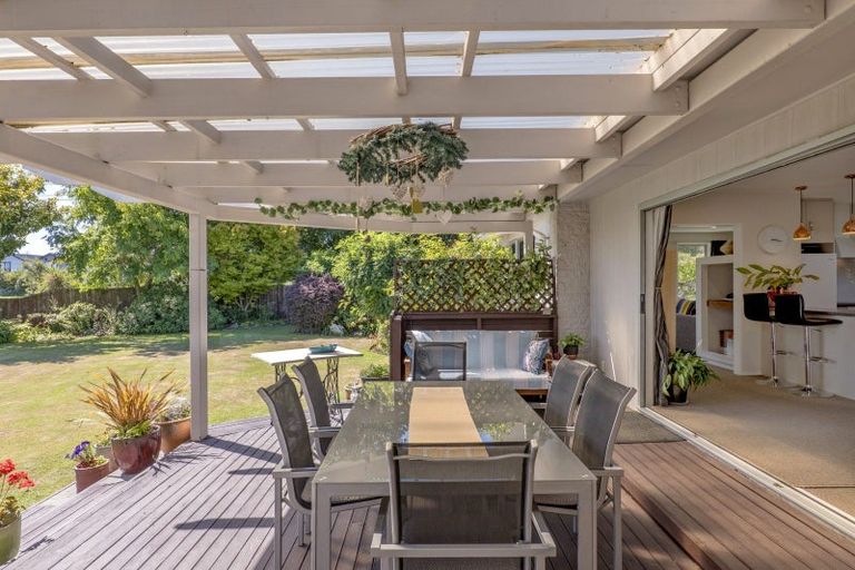 Photo of property in 2 Kahukura Road, Hei Hei, Christchurch, 8042