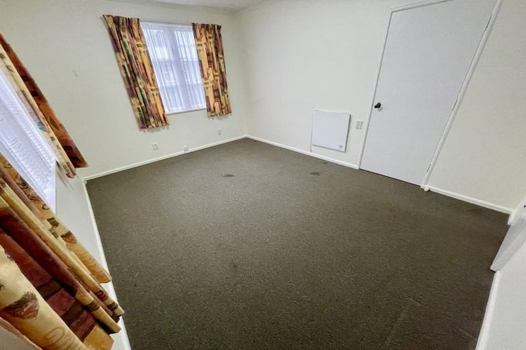 Photo of property in 32 Naenae Road, Naenae, Lower Hutt, 5011